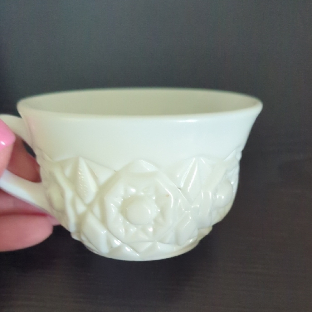 Set Of 2 Vintage Fostoria White Glass Punch Bowl Mugs - Picture 2 of 3